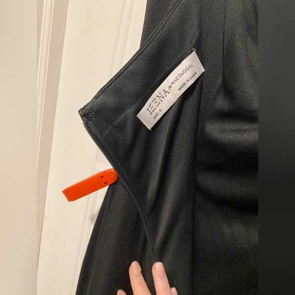 Elegant Black Gown with rhinestone details Mac Duggal 55706 NWT size 8 flaws - Picture 6 of 11